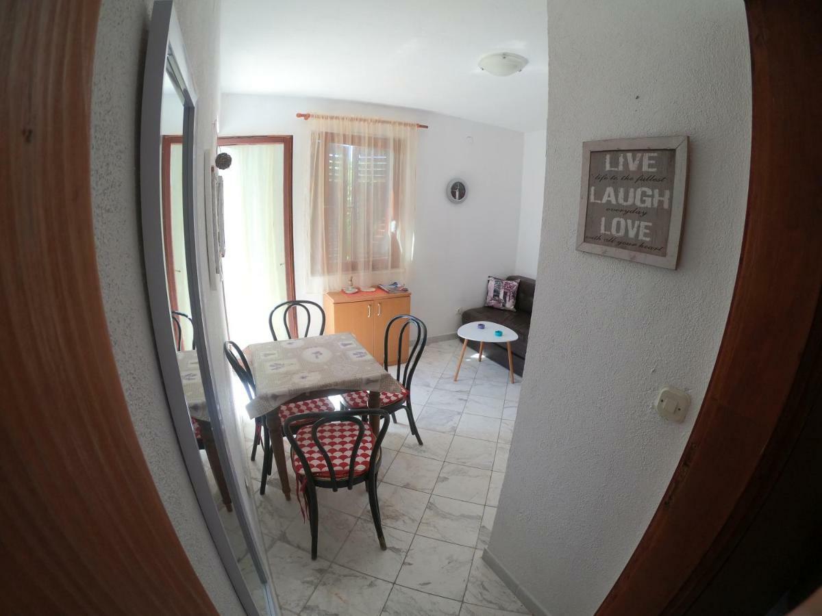 Apartments Delibasic โรกอซนิซา ภายนอก รูปภาพ