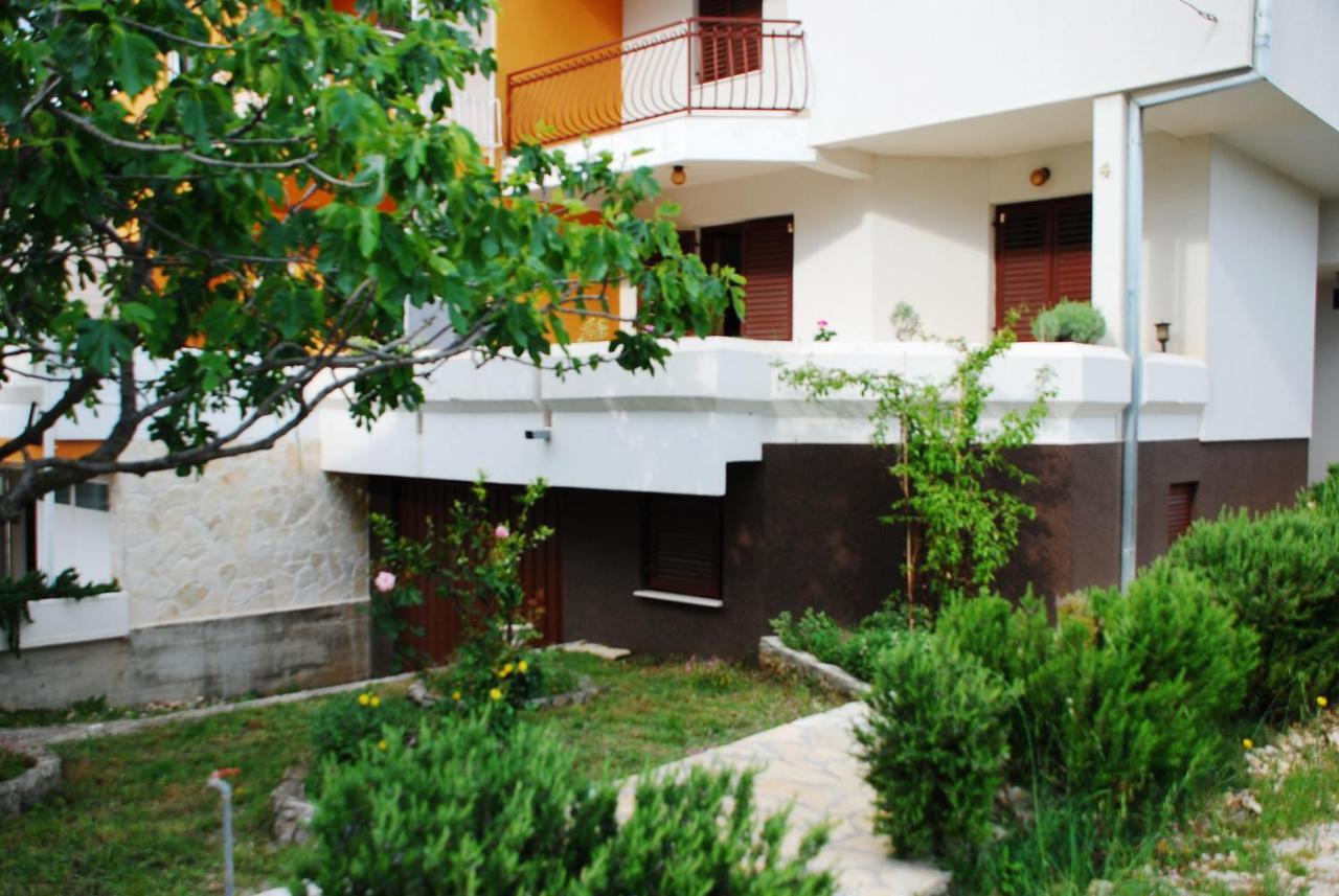 Apartments Delibasic โรกอซนิซา ภายนอก รูปภาพ